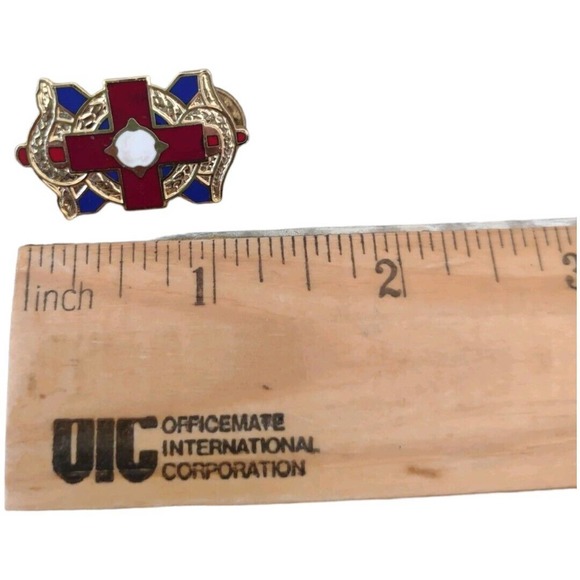 Authentic US Army 382nd Field Hospital Unit DI DUI Pin Insignia G23 - Picture 3 of 6
